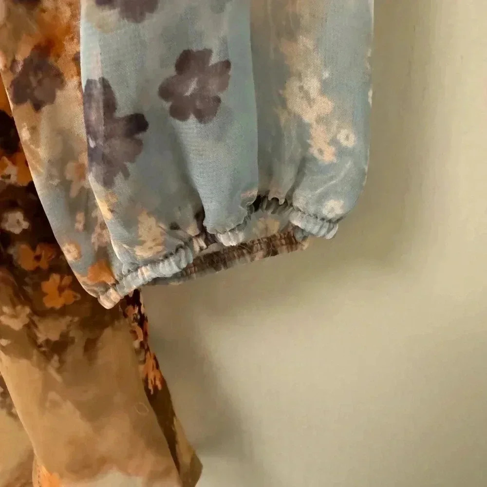 Fall floral boho top with opening in the back size S Lily Rose - Picture 5 of 7